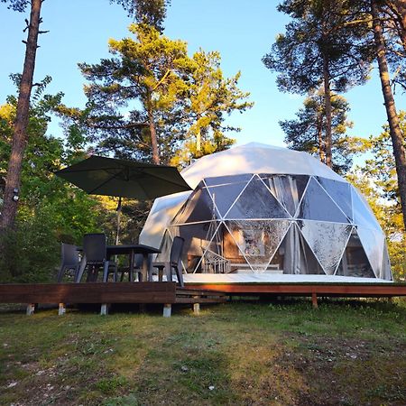 Camping Rcn Les Collines De Castellane Exterior foto