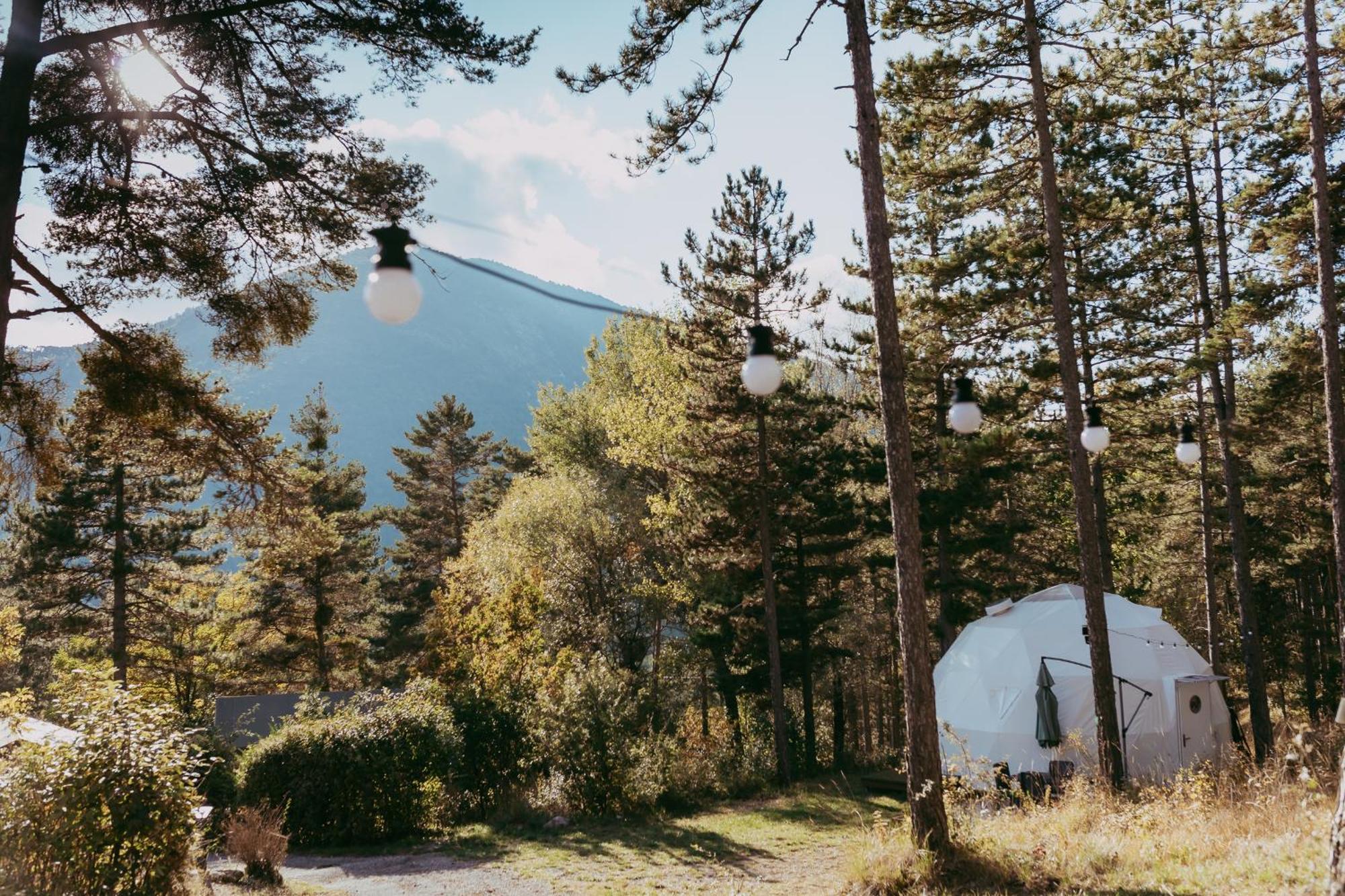 Camping Rcn Les Collines De Castellane Exterior foto